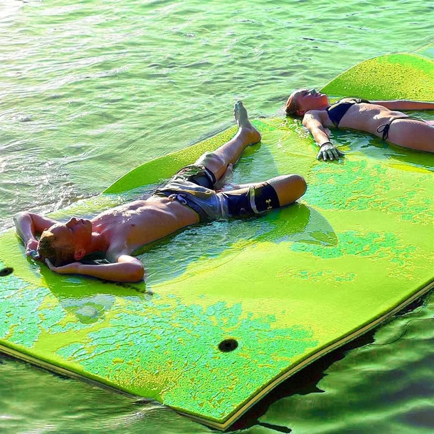 Floating Water Mat, Floating Mat, with Rolling Pillow Design, Bouncy Tear-Resistant 3-Layer XPE Foam, Roll-Up Floating Island River Rafts(Green,3mx1.8mx3.3cm)